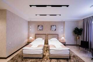 Отель Oasis Residence Бишкек Просторный двухместный номер с 2 отдельными кроватями-2